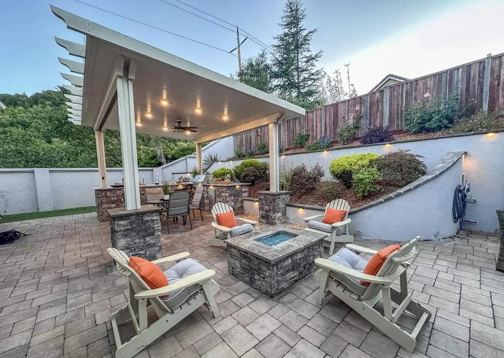 Garden patio with an outdoor kitchen