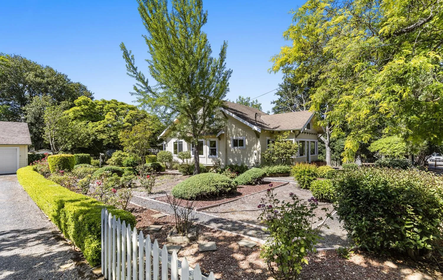 Roblar Road, Petaluma
