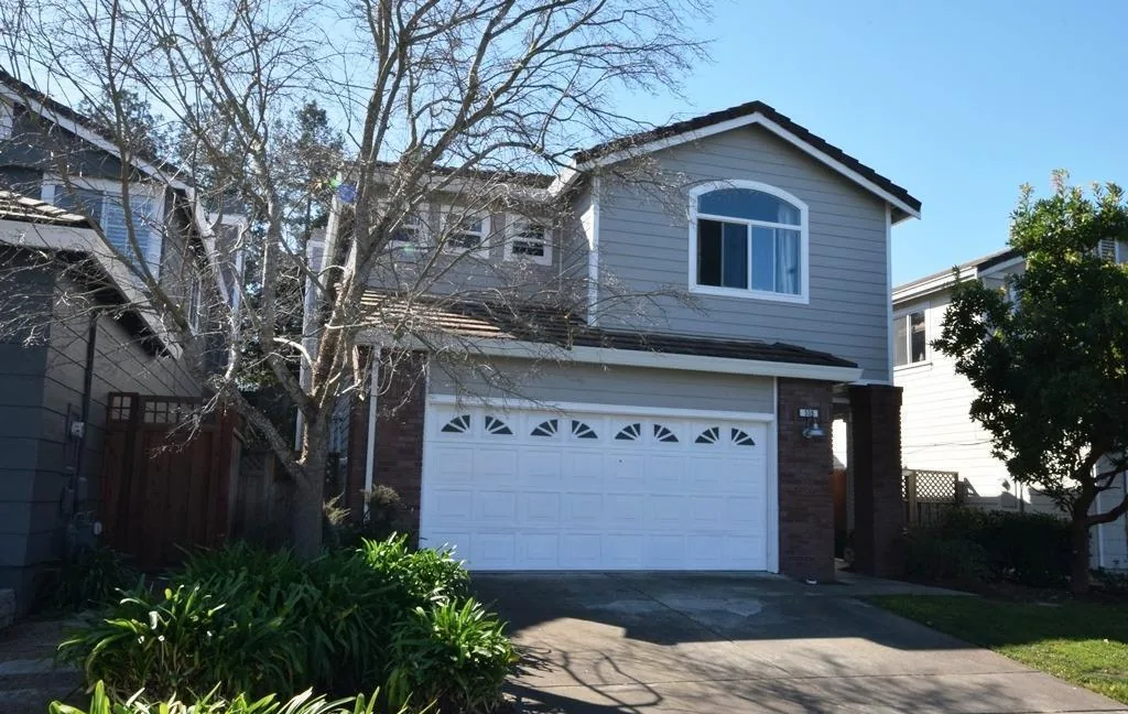 Almanor Street, Petaluma